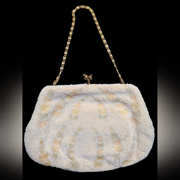 Vintage Handbags - Vintage Cream Beaded Clutch with Gold Chain